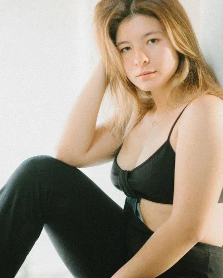 Pemotretan Terbaru Shalom Razade di Bali, Pamer Wajah Asli Tanpa Makeup Hingga Body Goals