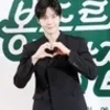 Penampilan Perdana Kim Seon Ho Usai Kontroversi Pajak, Full Senyum