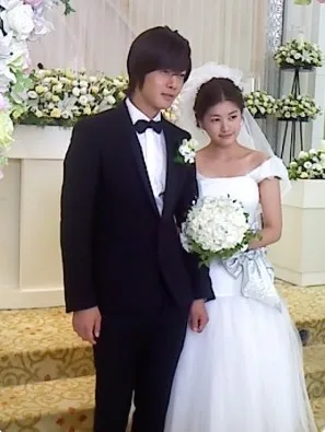 Pernikahan Indah Kim Hyun Joong Jung So Min Di Naughty Kiss Kapanlagi Com