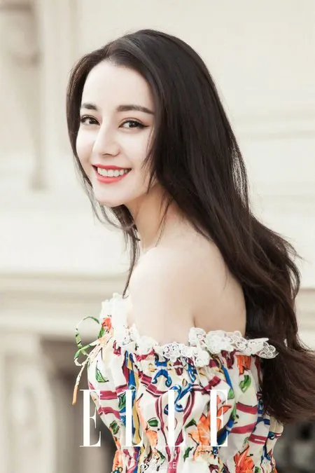 Pesona Dilraba Dilmurat Diidolakan Pato Wanita Tercantik Asia Kapanlagi Com