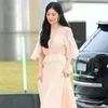 Pesona Song Hye Kyo Pakai Dress Nude, Awet Cantik dari Tahun ke Tahun