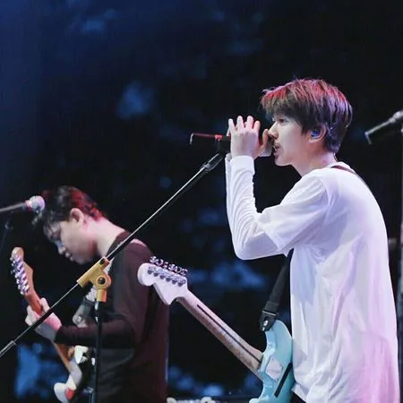 Posting Foto Cewek Cantik Di Ig Iqbaal Cjr Sudah Punya Pacar Kapanlagi Com