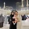 Potret Aaliyah Massaid dan Thariq Halilintar Ajak Baby Arash Umrah Pertama Kali, Ungkap Syukur
