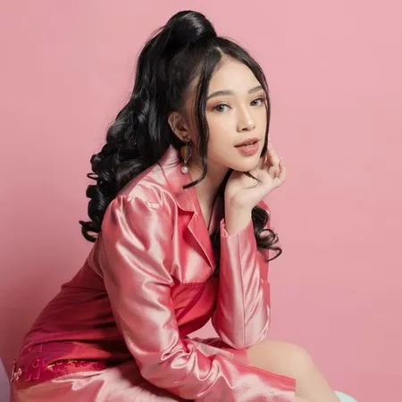 Potret Anneth Delliecia Nasution, Jebolan Indonesian Idol Junior yang Bersuara Emas Hingga Duet dengan Betrand Peto