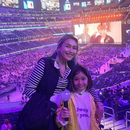 Potret Ayu Ting Ting Ajak Bilqis dan Syifa Nonton Konser BTS di New York, Sempat Dicibir Disebut Gak Bakal Dapat Tiket