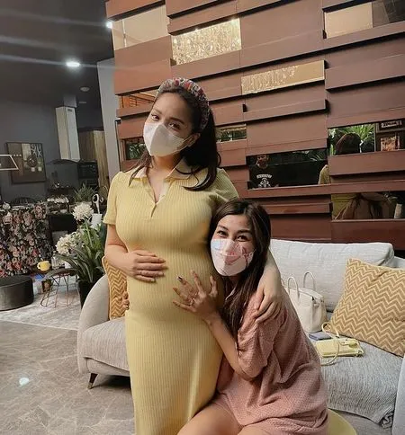 Potret Babybump Nagita Slavina Makin Besar, Glowing Banget Masuk Usia Kehamilan 5 Bulan Foto Bareng Keluarga