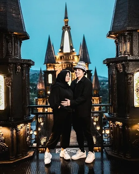 Potret Babymoon Aurel Hermansyah dan Atta Halilintar di Bandung, Sempat Jatuh Terjungkal