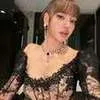 Potret Cantik Lisa BLACKPINK Pakai Dress Brokat di Event Bvlgari