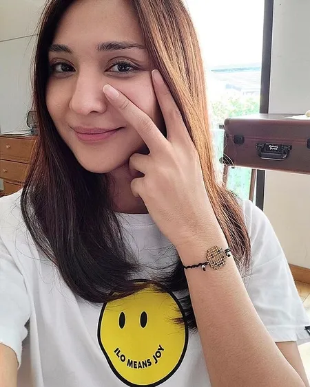 Potret Dena Rachman Saat Tak Pakai Make Up, Cantiknya Ngalahin Perempuan Tulen