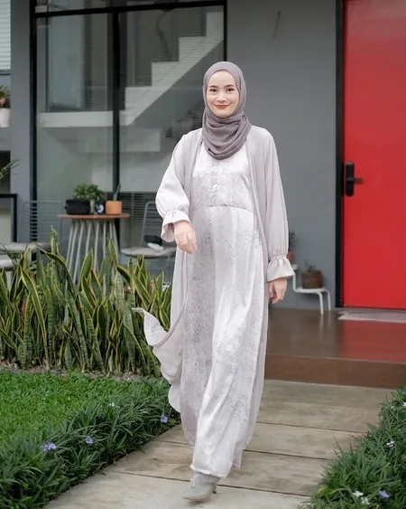 Potret Dhatu Rembulan Istri Tria Changcuters, Cantik Kebangetan - Influencer Mom Sukses