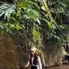 Potret Dinda Kirana Menikmati Momen Main ke Curug Leuwi