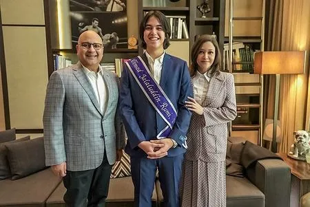 Potret El Rumi Wisuda Online Ditemani Irwan Mussry, Wujudkan Impian Maia Estianty Punya Anak Lulusan Luar Negeri
