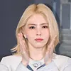 Potret Han So Hee Cantik Berambut Pirang di Konferensi Pers Film 'INTERN'