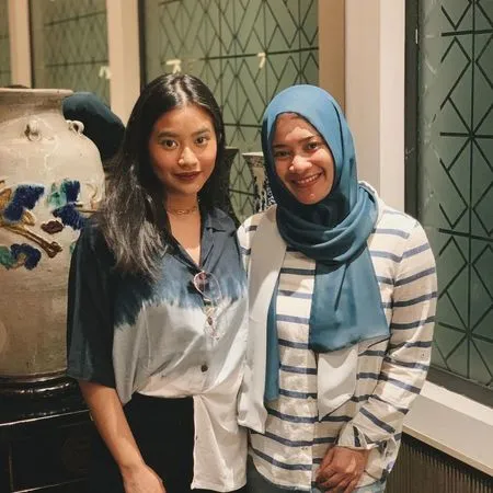 Potret Ikke Nurjanah dan Siti Adira Kania yang Makin Kembar, Ibu Anak Manis Bagai Gula