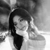 Potret Ju Jingyi di Unggahan Terbaru Weibo, Tampil Cantik di Lokasi Syuting 
