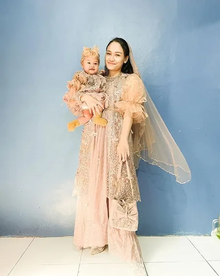 Potret Karen Hertatum Istri Dede Sunandar yang Cantik dan Sederhana, Jarang Tersorot Publik