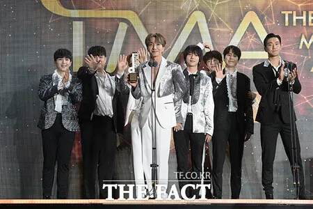 Potret Lengkap Pemenang The Fact Music Awards (TMA) 2021, Ada BTS yang 4 Tahun Berturut-turut Bawa Pulang Piala Daesang