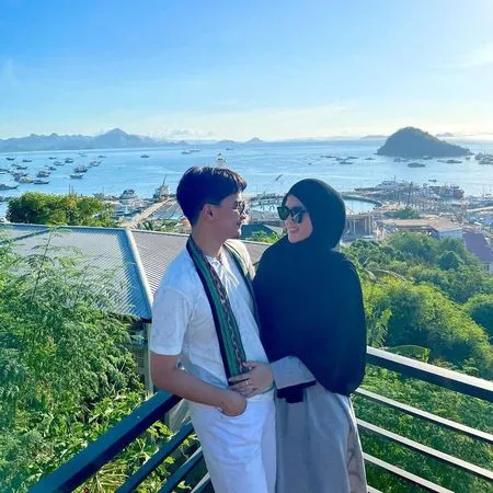 Potret Mesra Alvin Faiz dan Henny Saat Honeymoon Ke Labuan Bajo, Awas Baper Ya!