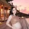 8 Potret Nanda Arsyinta Nikmati Baby Moon, Pamer Baby Bump di Maldives
