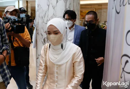 Potret Nissa Sabyan dan Ayus Datang Bersama ke Pernikahan Ria Ricis dan Teuku Ryan