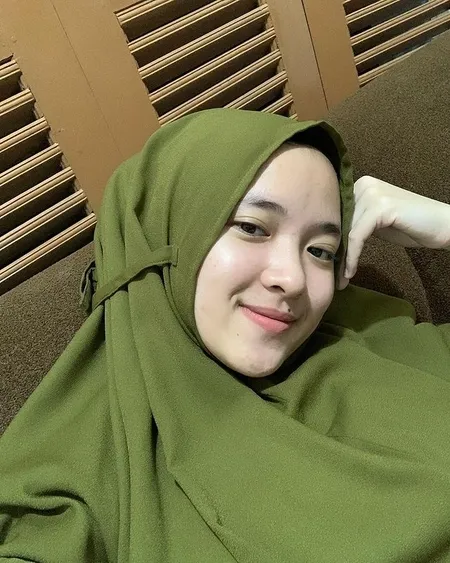 Potret Nissa Sabyan Kala Pamer Bareface, Sempat Jerawatan Parah - Kini Kinclong dan Panen Pujian Cantik