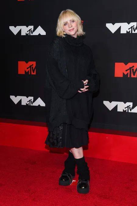 Potret Para Pemenang MTV Video Music Awards 2021, Salah Satunya Ada BTS yang Bawa Pulang Tiga Piala!