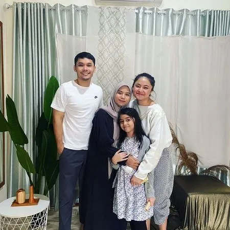 Potret Pertemuan Manis Marshanda dengan Ben Kasyafani dan Istrinya, Rayakan Ulang Tahun Sienna Bersama