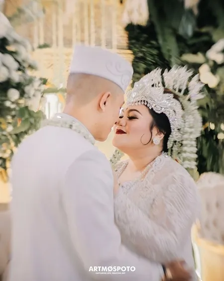 Potret Pesta Mewah Pernikahan Olivia Nathania dan Rafly Tilaar 8 Bulan Lalu, Kini Tersandung Penipuan Miliaran - Suami 'Menghilang'