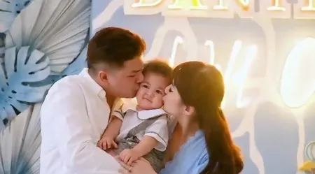 Potret Pesta Ultah Pertama Dante Anak Chelsea Olivia & Glenn Alinskie, Bahagia Dirayakan di Rumah Dengan Dekorasi Serba Biru