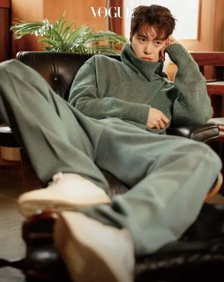 Potret Photoshoot Gong Myung dengan VOGUE Magazine - Membicarakan Persahabatan 5urprise dan Kepribadiannya