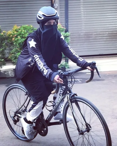 Potret Pipik Dian Irawati yang Baru Ungkap Poligami Uje, Dihujat Netizen: Jangan Bongkar Aib Suami!