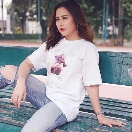 Potret Prilly Latuconsina yang Masih Enggan Untuk Menikah, Sebut Target Naik ke Jenjang Pernikahan di Umur Segini
