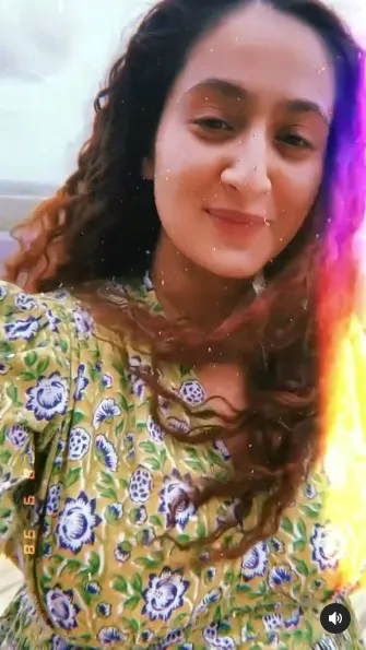 Potret Ruchika Kapoor Istri Shaheer Sheikh Hamil Anak Pertama, Babybump Mulai Tampak
