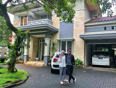 Potret Rumah Mewah Arie Untung Bakal Direnov Untuk Tampung Orang Kapanlagi Com