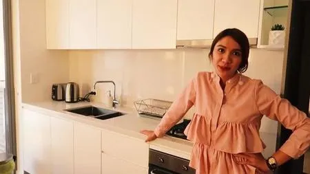 Potret Rumah Sederet Seleb dari Tya Arifin - Angie Virgin Setelah Pindah ke Luar Negeri, Ada yang Mewah Punya Hutan Pribadi dan Juga Sederhana