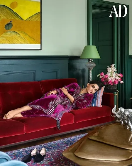 Potret Rumah Sonam Kapoor di London, Bergaya Modern Klasik - Mewah Abis