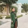 Potret Sarwendah Tampil Cantik Pakai Batik, Anggun Berkelas