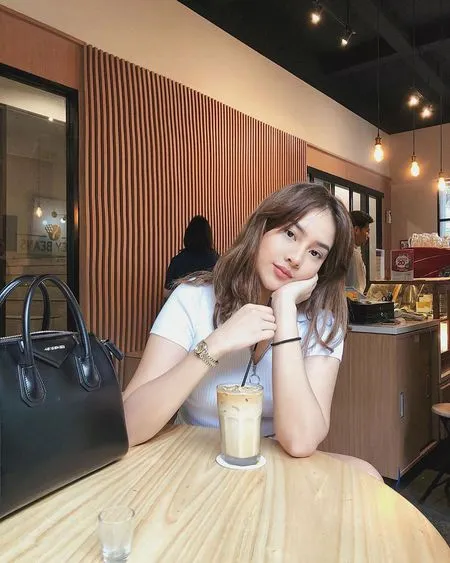 Potret Seksi Anya Geraldine Gebetan Bayu Skak Di Yowis Ben 2 Kapanlagi Com