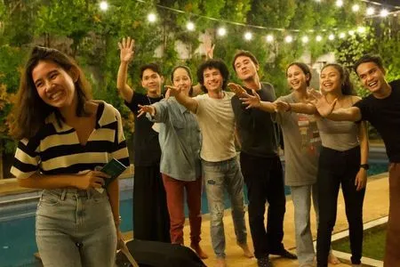 Potret Shenina Cinnamon, Satu-Satunya Aktor Yang Mewakili 'PENYALIN CAHAYA' di Ajang Busan Internatioanl Film Festival