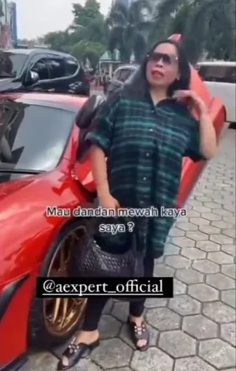 Potret Suwarsih ART Keluarga Anang Ashanty Saat Naik Mobil Mewah dan Bergaya Sosialita, Dikira Istri Hotman Paris