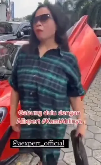 Potret Suwarsih ART Keluarga Anang Ashanty Saat Naik Mobil Mewah dan Bergaya Sosialita, Dikira Istri Hotman Paris