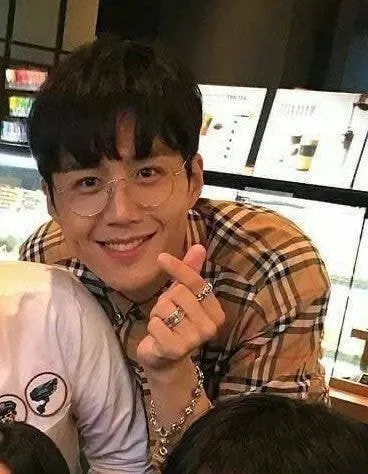 Potret Transformasi Penampilan Kim Seon Ho Sebelum Join Agensi Baru, Gaya Dandanan Tak Seperti Image yang Sekarang