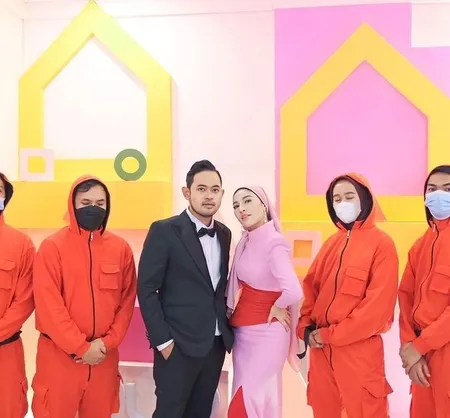 Potret Ultah Shandy Purnamasari Istri Juragan99, Undang Artis - Bagi Uang Belasan Ribu Dollar dan iPhone Terbaru