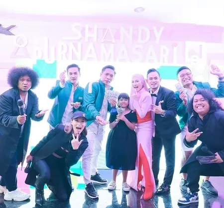 Potret Ultah Shandy Purnamasari Istri Juragan99, Undang Artis - Bagi Uang Belasan Ribu Dollar dan iPhone Terbaru