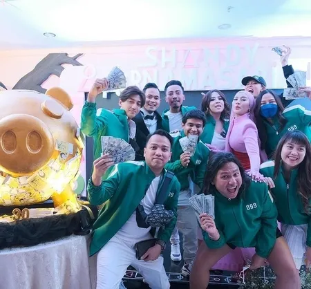 Potret Ultah Shandy Purnamasari Istri Juragan99, Undang Artis - Bagi Uang Belasan Ribu Dollar dan iPhone Terbaru