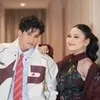 Potret Valen DA7 di Balik Panggung, Pose Cakep Bikin Salfok