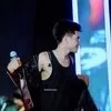 Potret Valen DA7 Lepas Jaket di Panggung, Macho Abis - Bikin Penonton Histeris