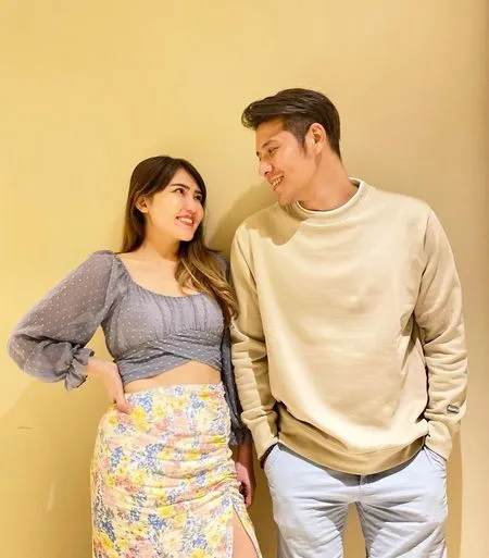 Potret Via Vallen dan Chevra Yolandi yang Makin Mesra, Dapat Sebutan 'Mak Geng dan Pak Geng' - Didoakan Fans Segera Menikah