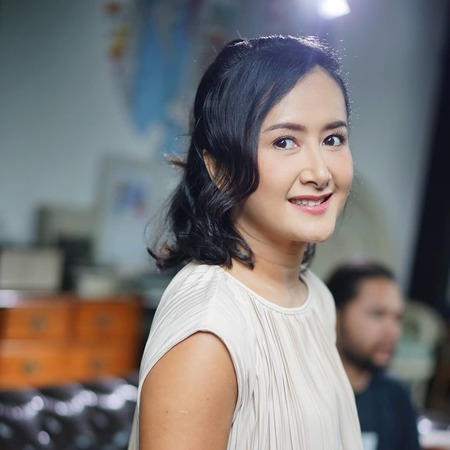 10 Potret Widi Mulia Istri Dwi Sasono Yang Makin Cantik Dan Awet Muda Di Usia 41 Tahun Kapanlagi Com