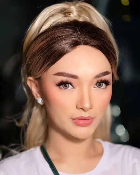 Potret Zaskia Gotik yang Curi Perhatian di Ultah Anak, Cantik Kebangetan Kayak Barbie - Dandan Khusus Demi Party